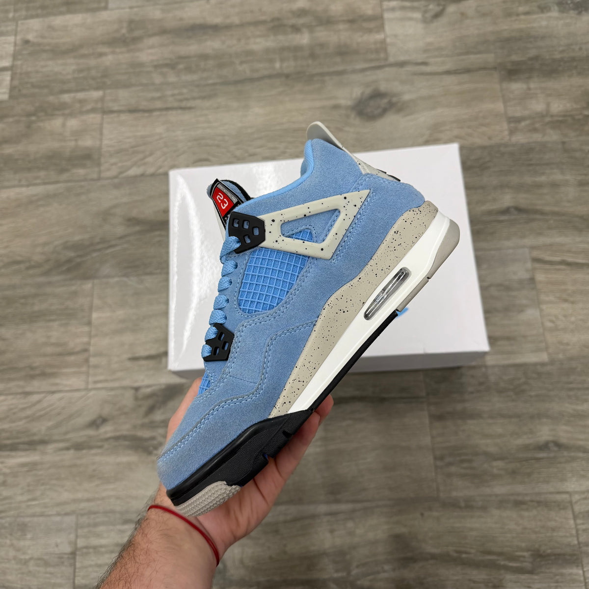 Jordan 4 Retro University Blue