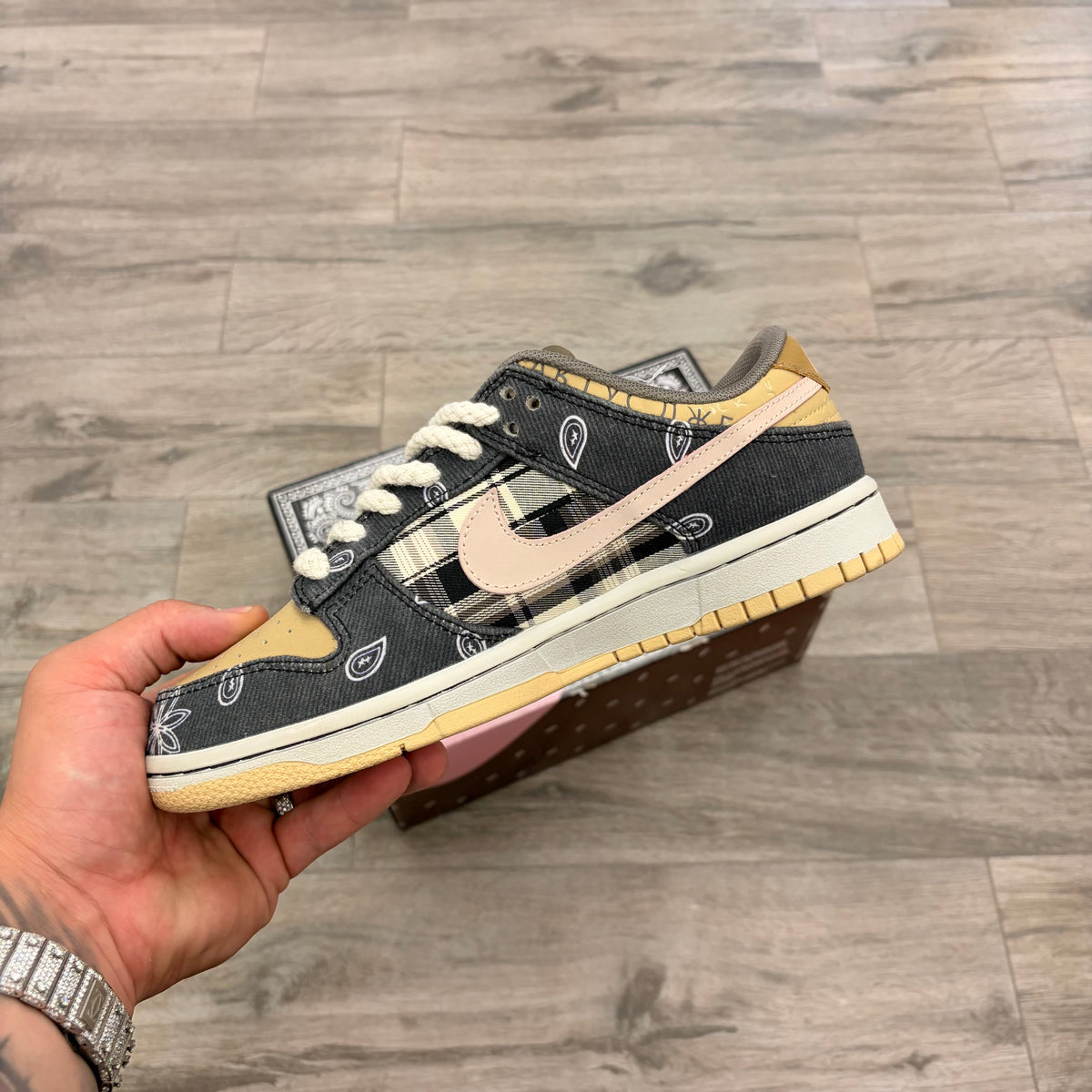 Nike SB Dunk Low Travis Scott