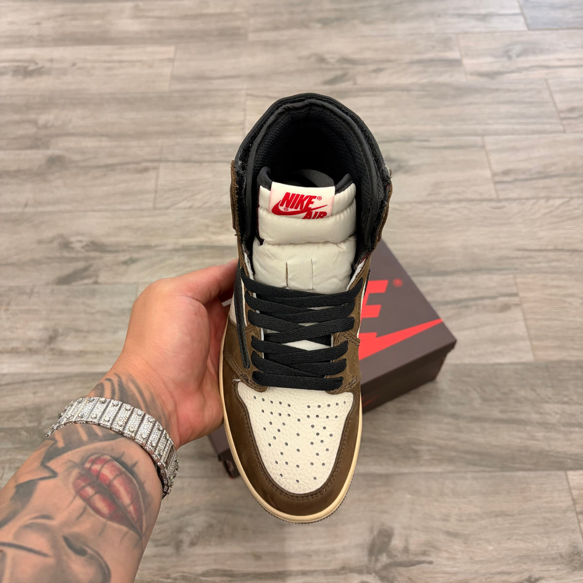 Jordan 1 Retro Travis Scott
