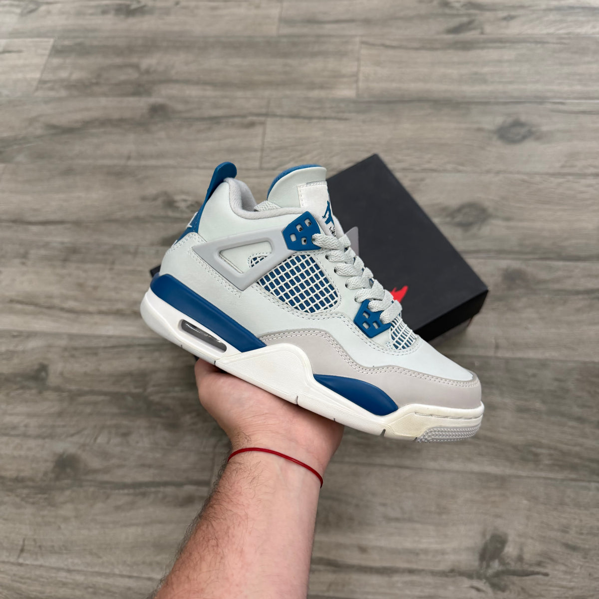 Jordan 4 Retro Military Blue (2024)