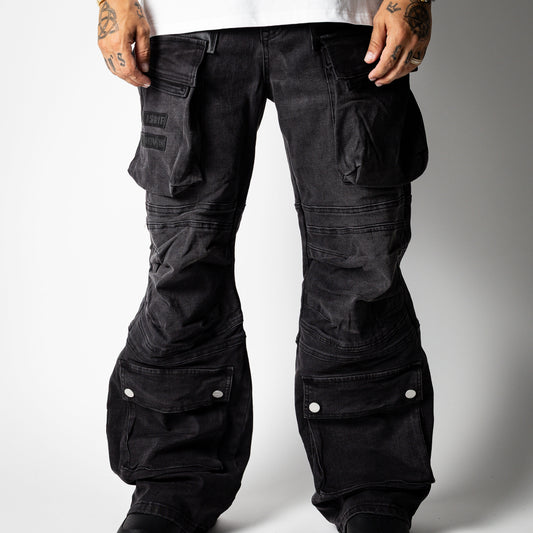 First Row Relaxed Fit [Black]