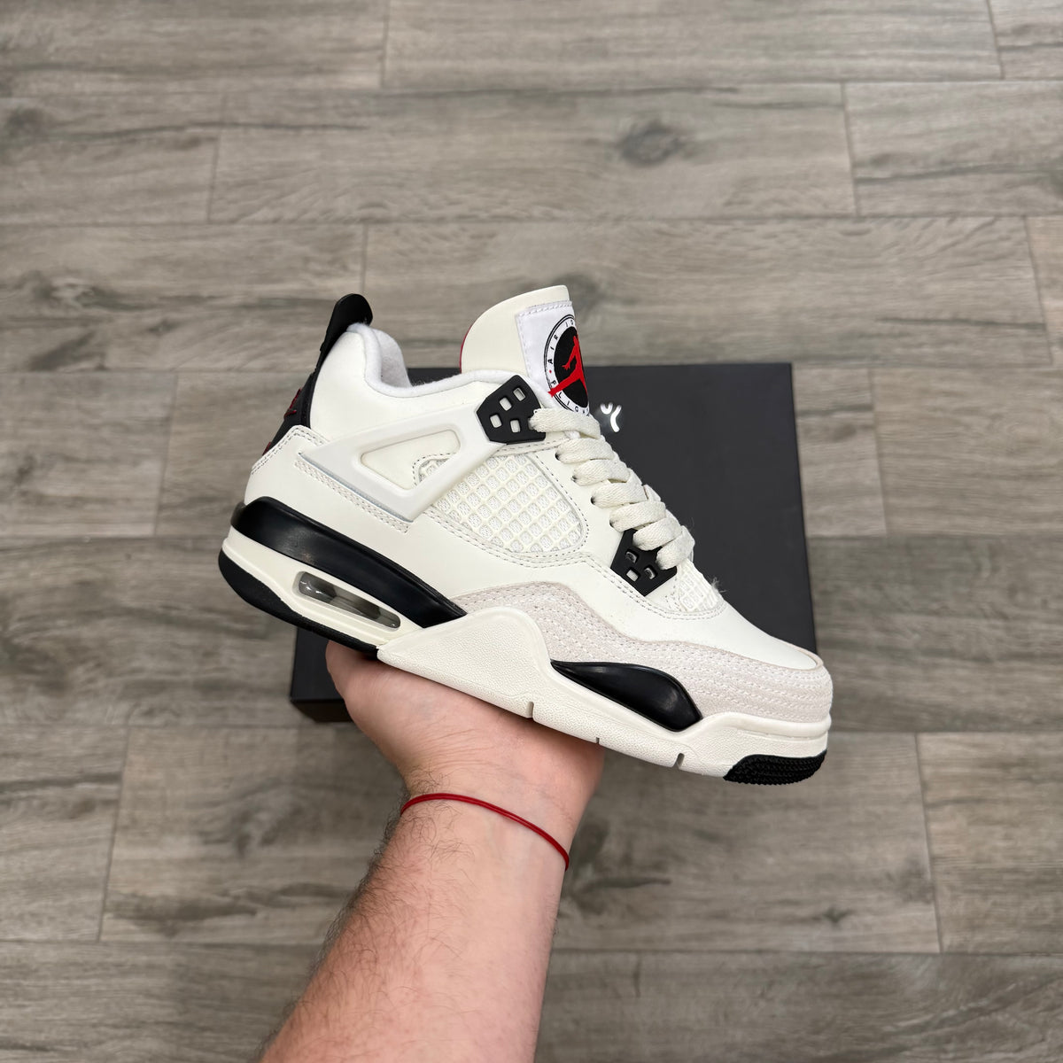 Jordan 4 Retro “Flight Club”