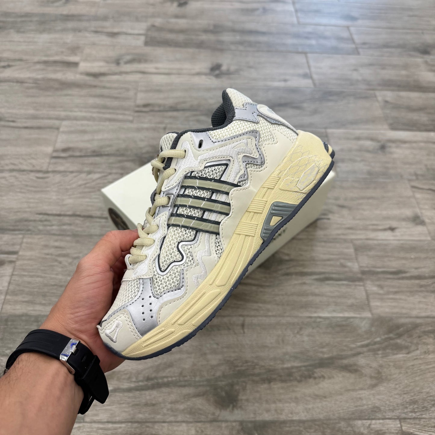 Adidas Response CL Bad Bunny lo