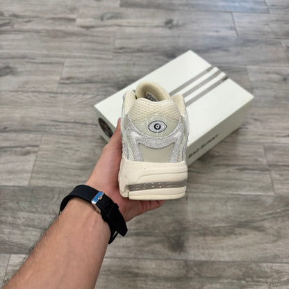 Bad Bunny Wonder White