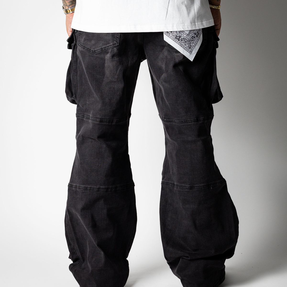 First Row Relaxed Fit [Black]