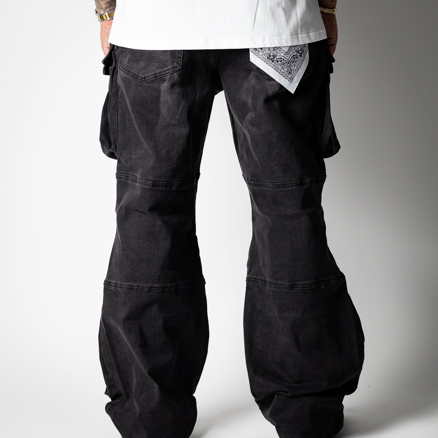 First Row Relaxed Fit [Black]