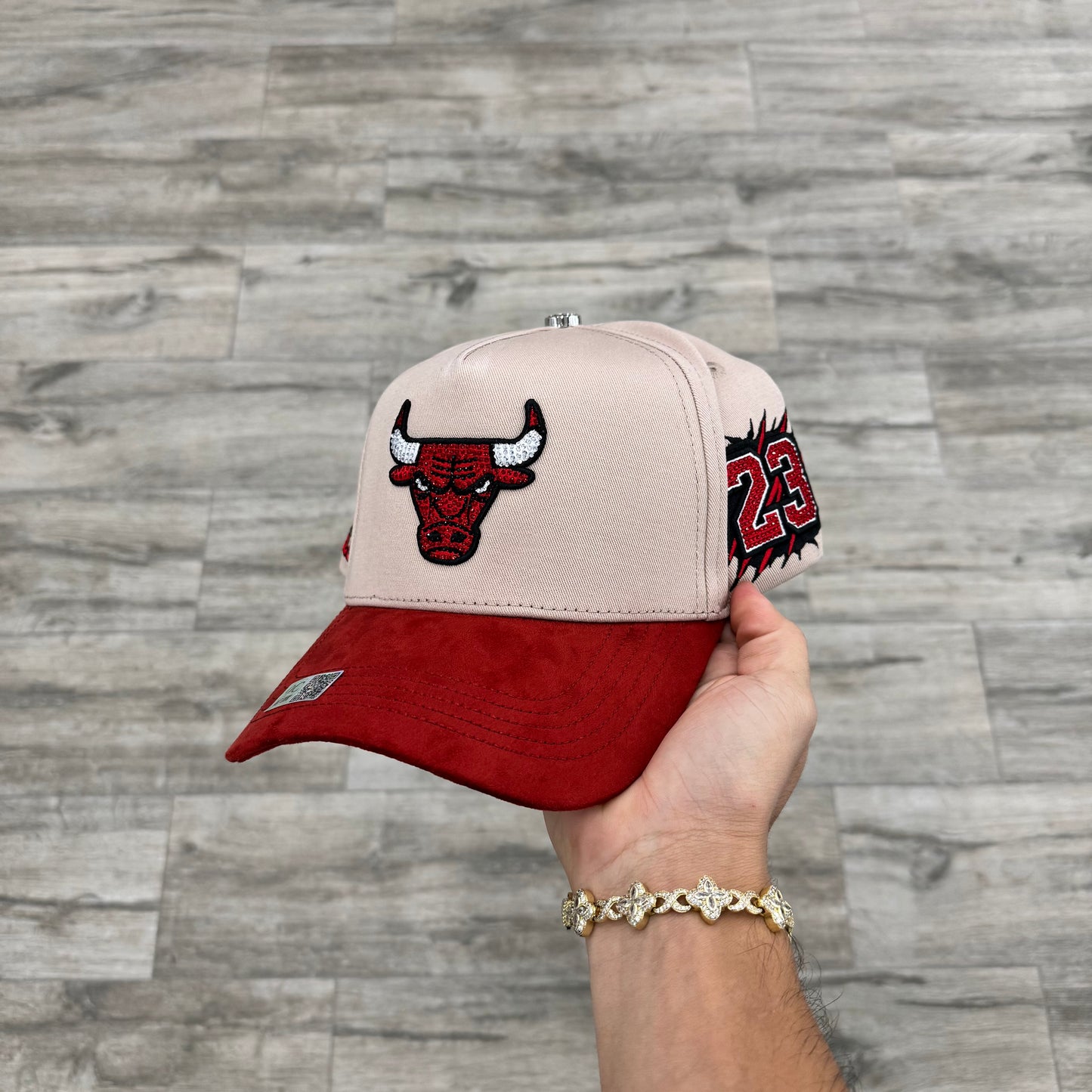 VQC Caps “ Chicago Bulls ” ( Cream / Red )