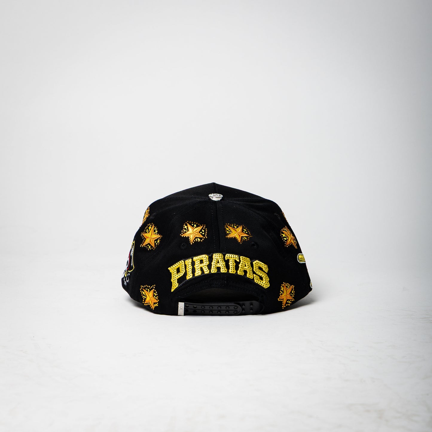 VQC Caps “ Pirates ” ( black )