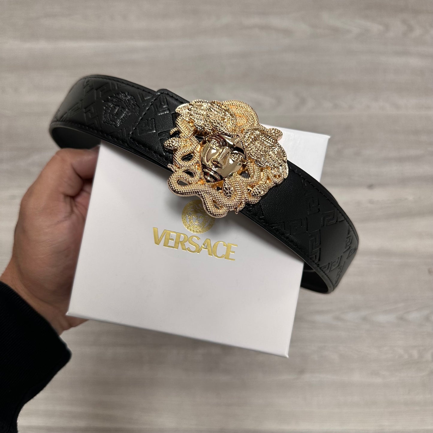 Medusa Gold Logo [black]