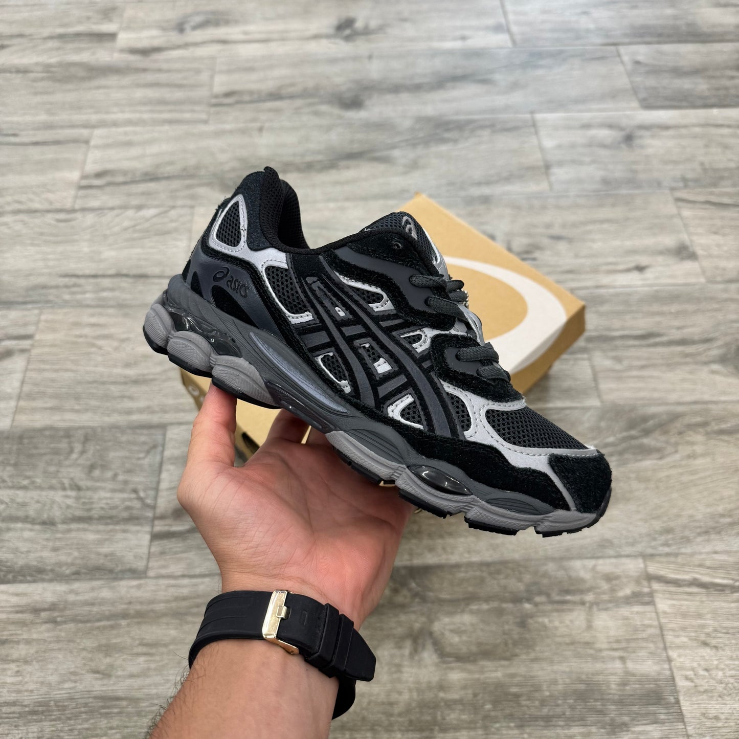 Asics GEL-NYC gris y negro grafito