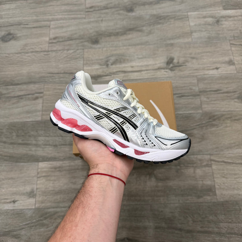 Asics Gel-Kayano 14 rosado y crema