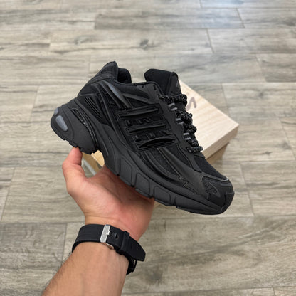 Adistar Jellyfish Pharell Williams Triple Black