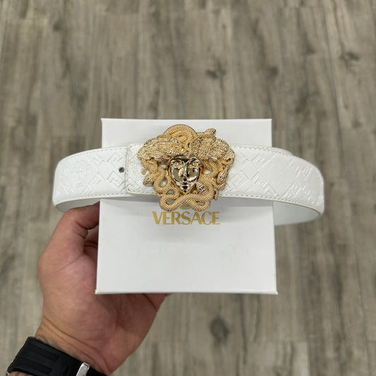 Medusa Gold Logo [white]