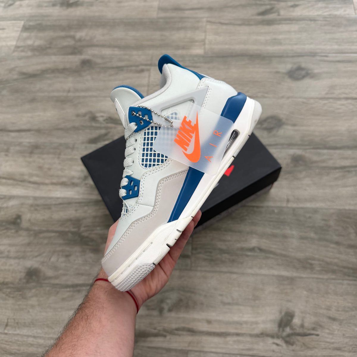 Jordan 4 Retro Military Blue (2024)