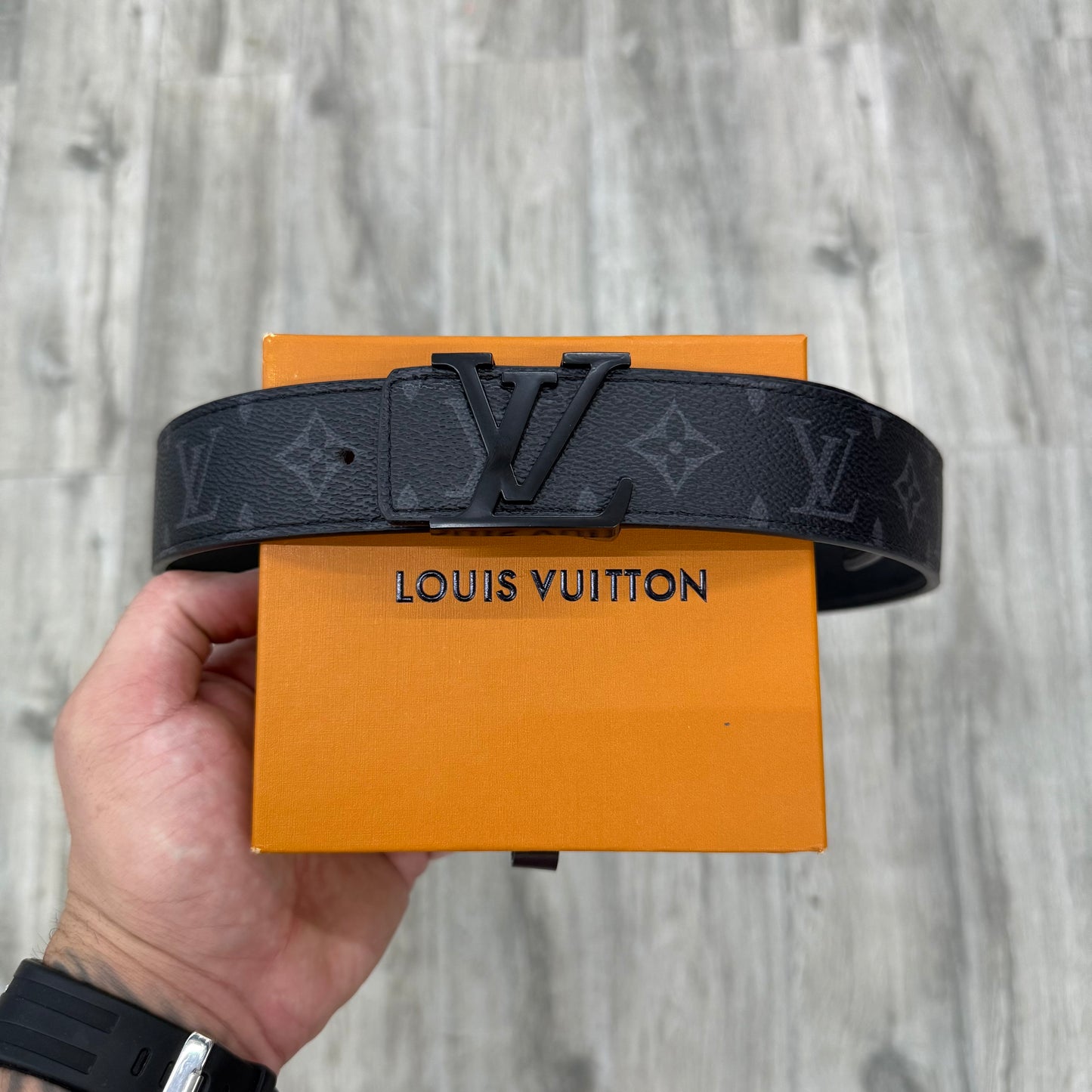 LV Black Logo [monogram black]
