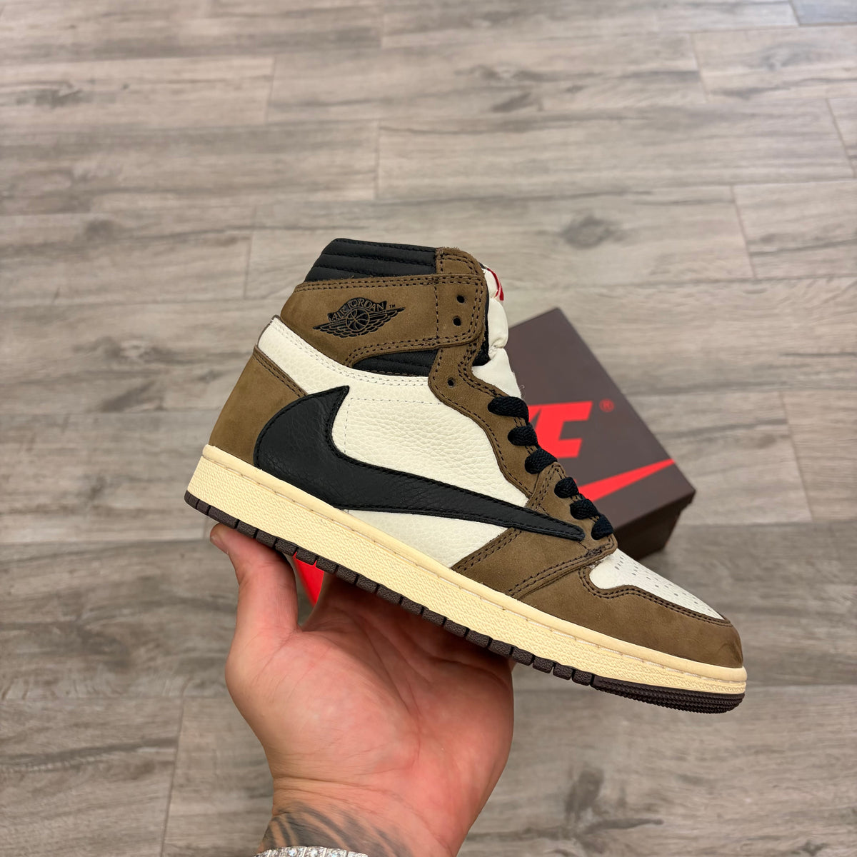 Jordan 1 Retro Travis Scott