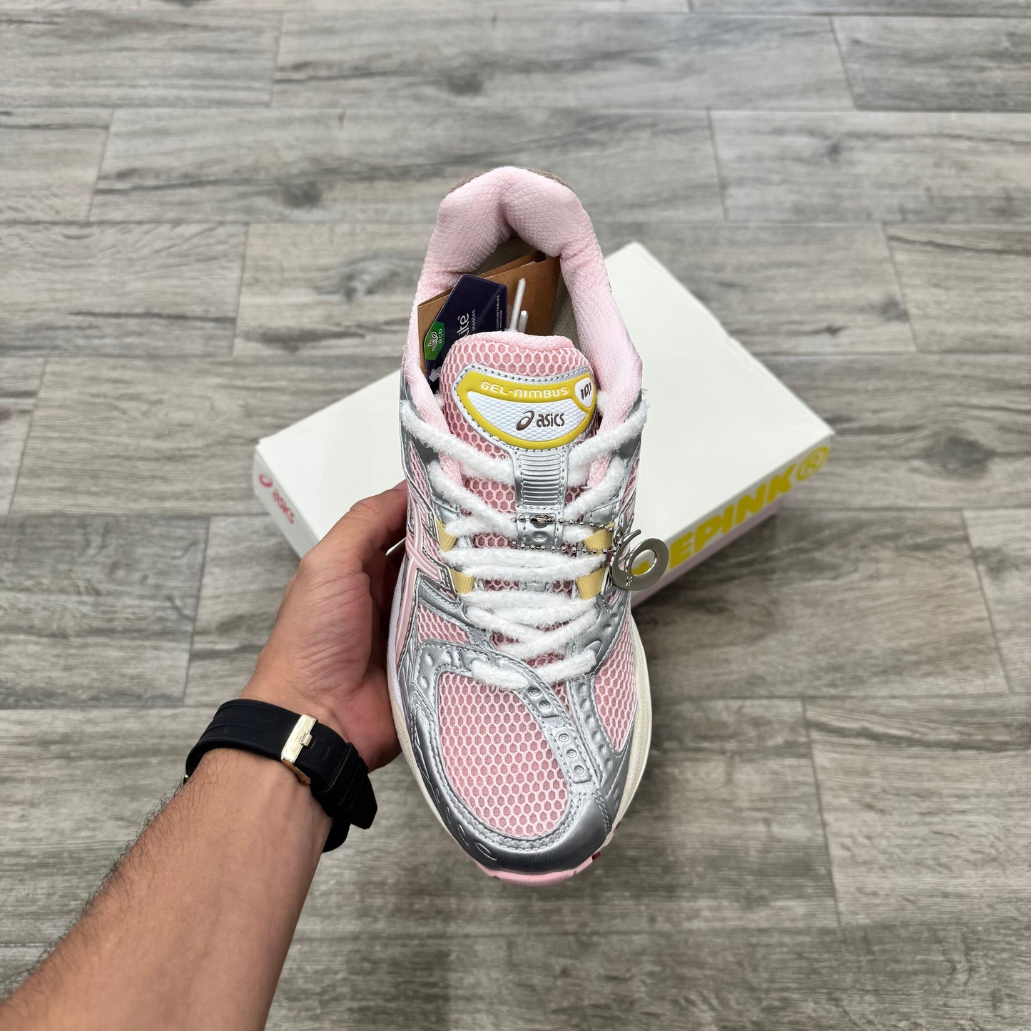ASCIS Gel Nimbus 10.1 “ Strawberry Cream ”