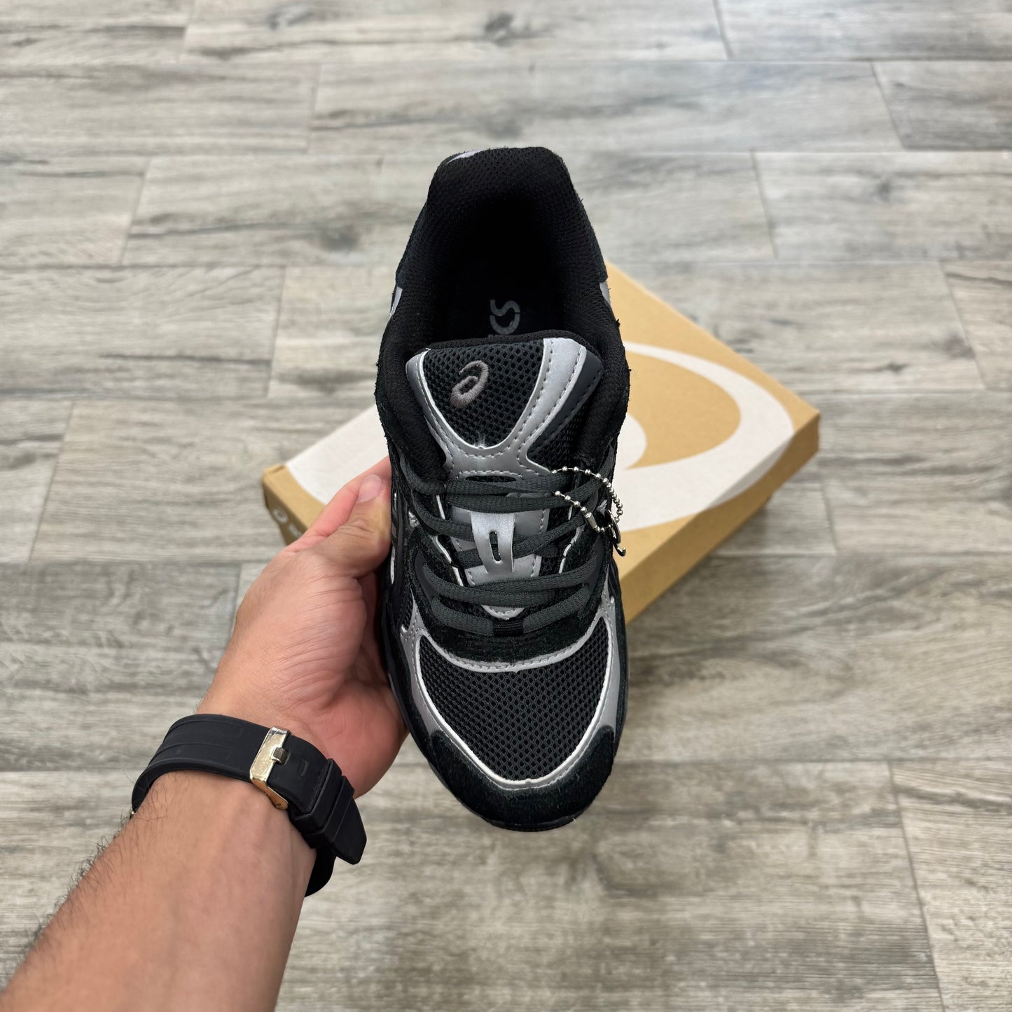 Asics GEL-NYC gris y negro grafito