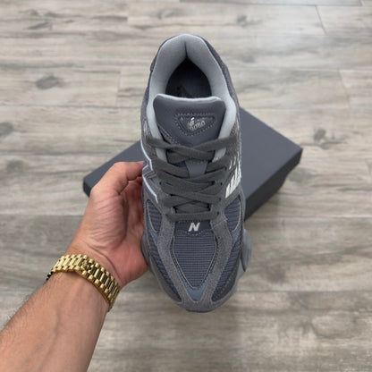 New Balance 9060 Magnet