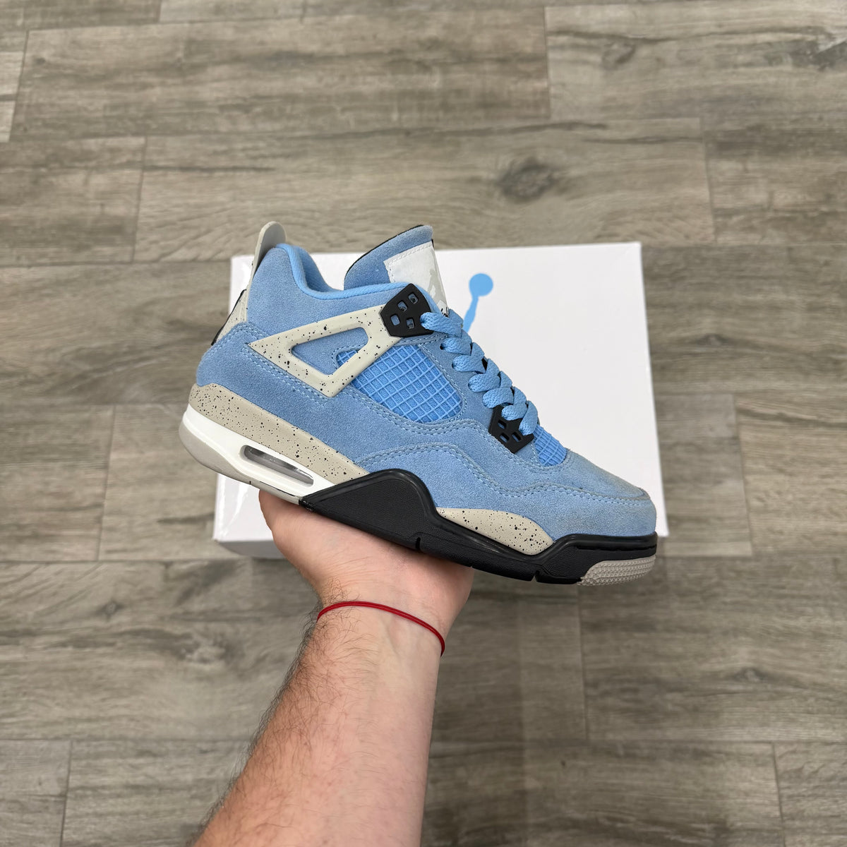 Jordan 4 Retro University Blue