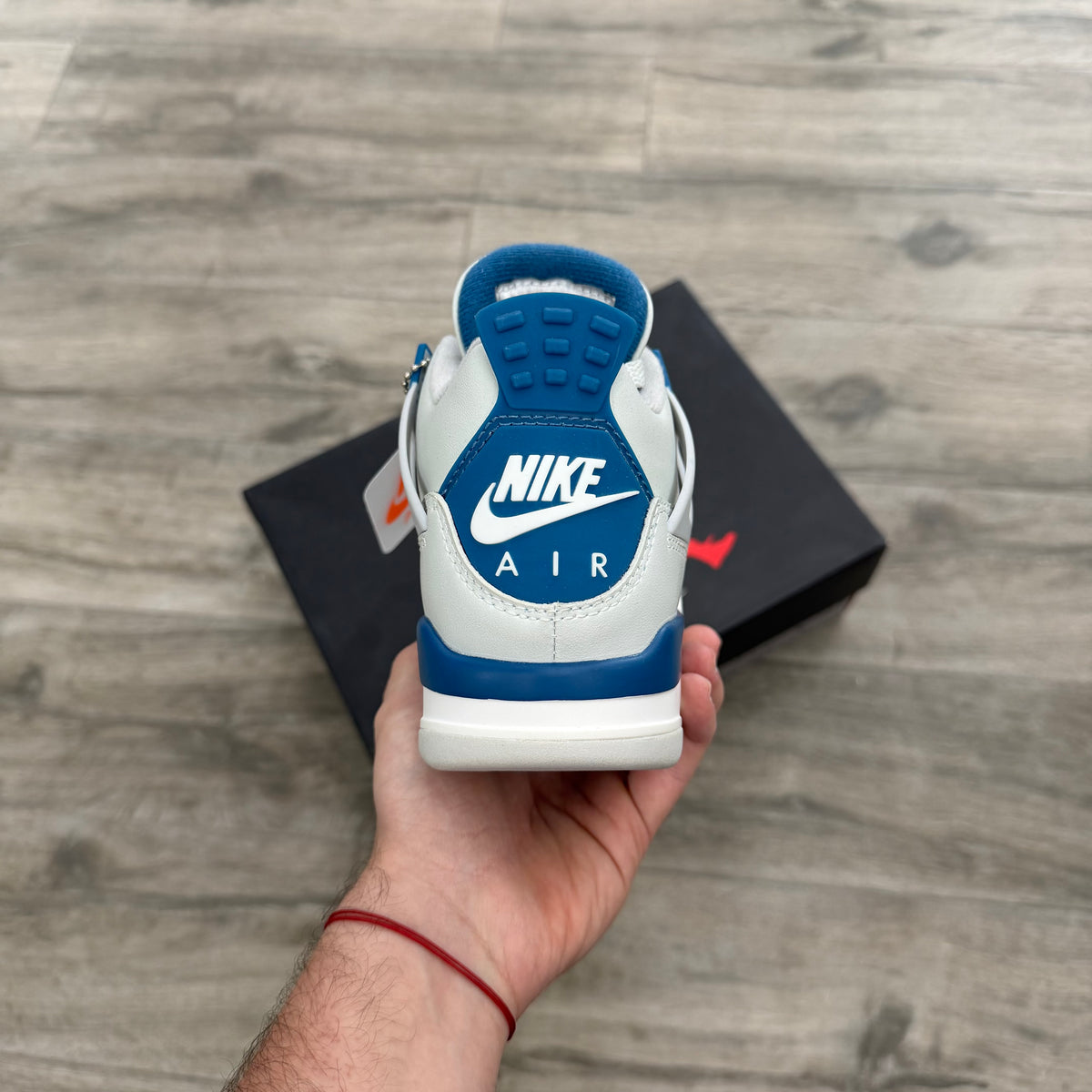 Jordan 4 Retro Military Blue (2024)