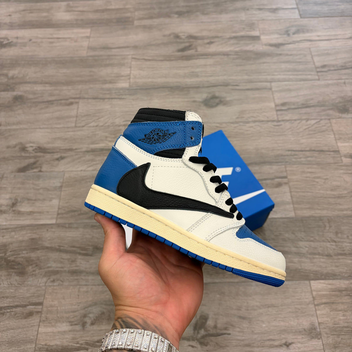 Jordan 1 Retro Travis Scott Fragment