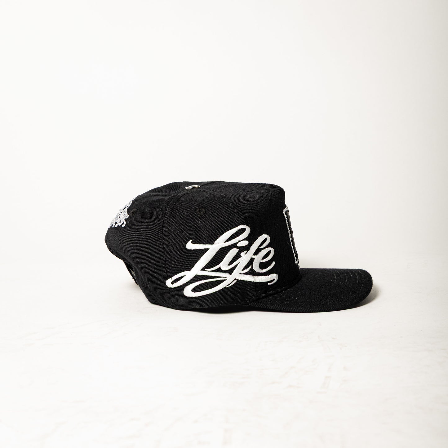 Life Hustlers SnapBack ( Black / White )
