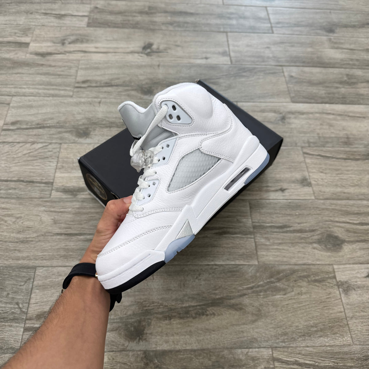Jordan 5 Retro “ White Metallic ”
