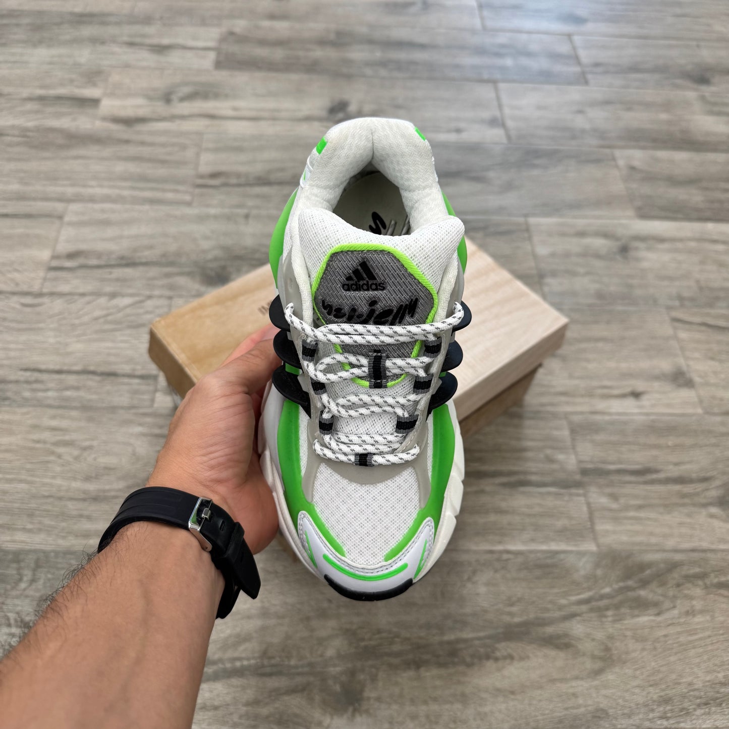 Adistar Jellyfish Pharell Williams Real Green