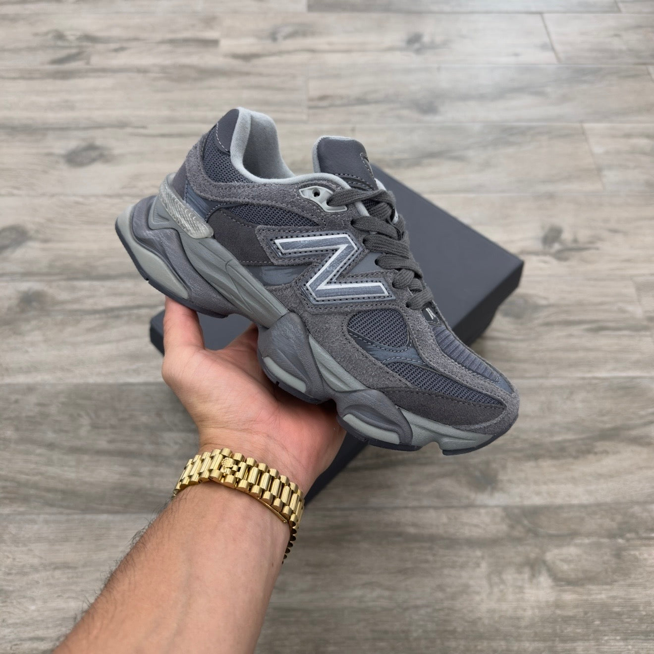 New Balance 9060 Magnet