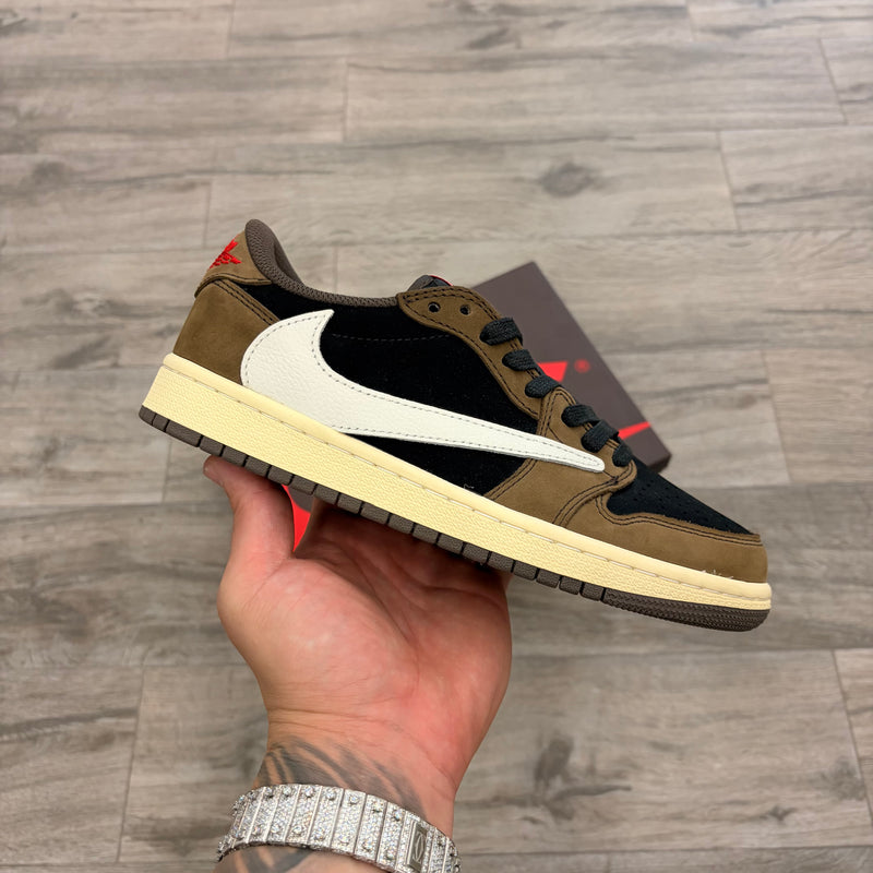 Jordan 1 Retro Low Travis Scott