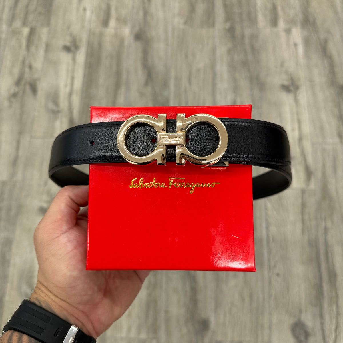 Ferragamo Classic Gold Buckle [black]