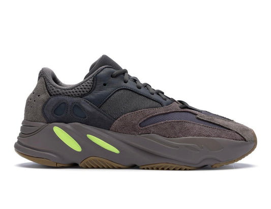 Yeezy 700 “Mauve”